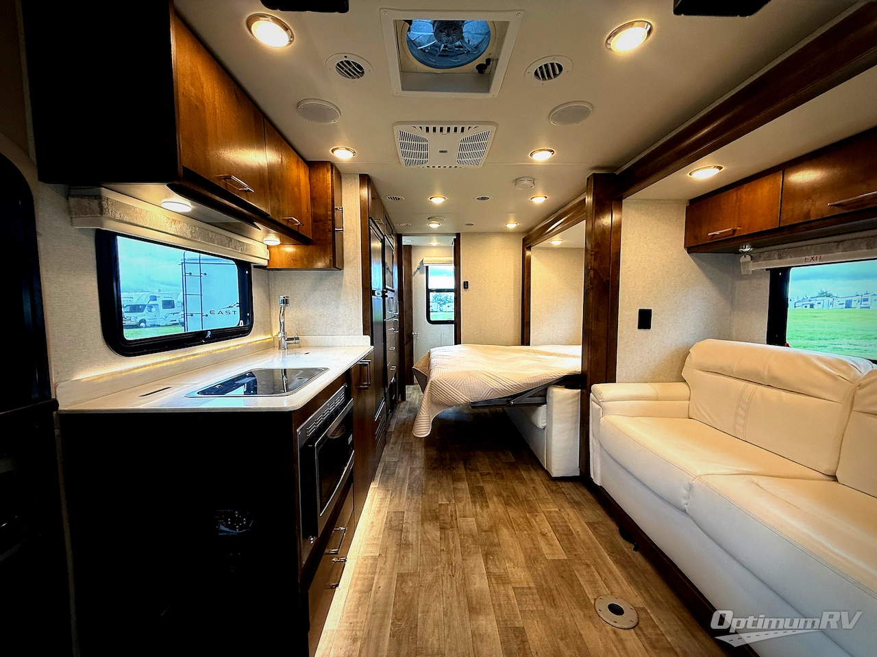2019 Tiffin Wayfarer 25 RW Photo 4