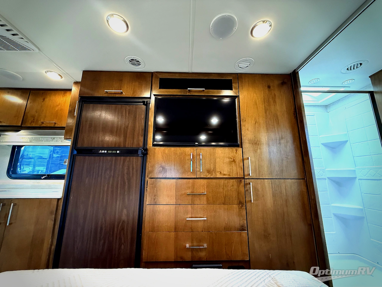 2019 Tiffin Wayfarer 25 RW Photo 12