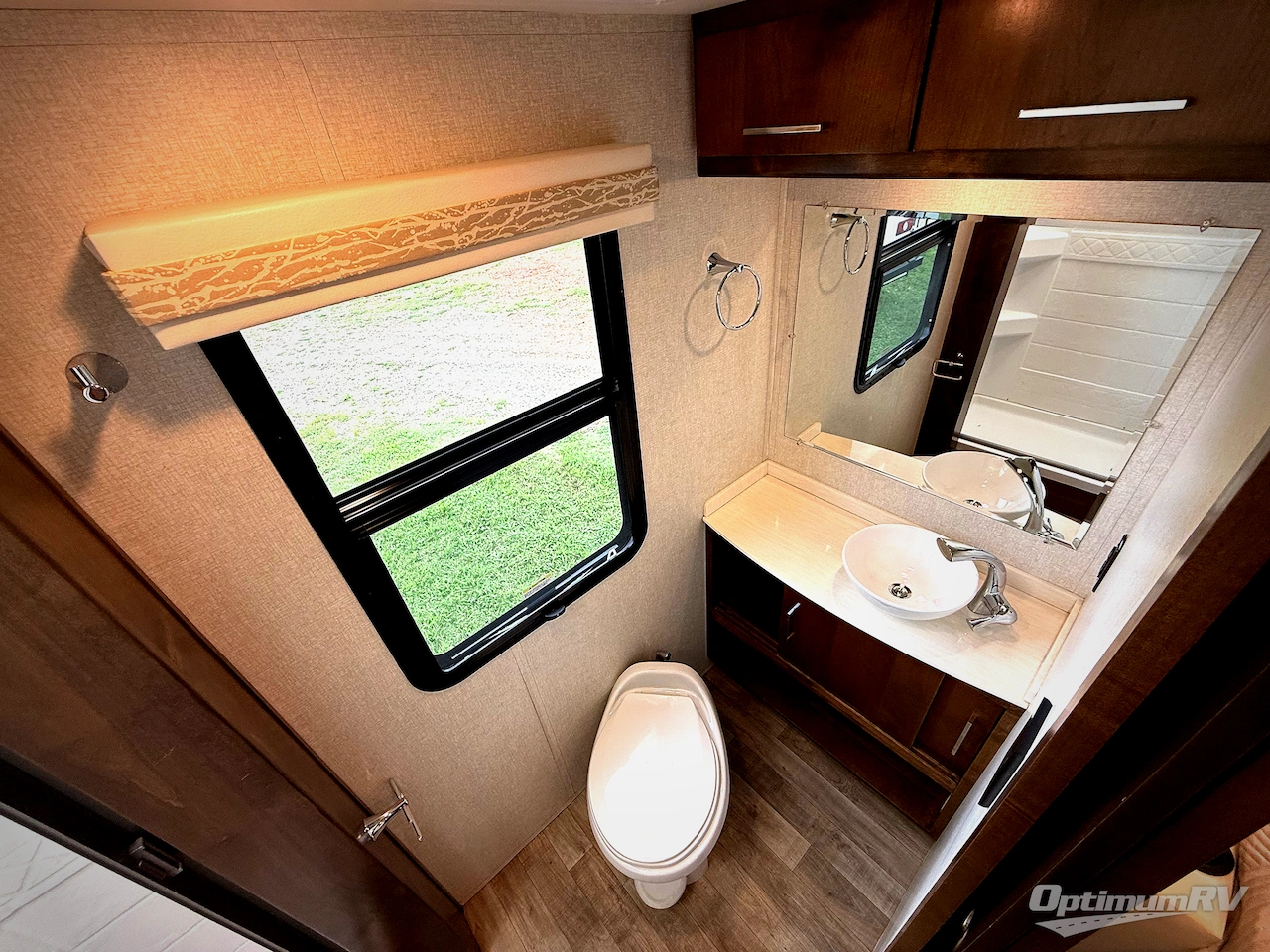 2019 Tiffin Wayfarer 25 RW Photo 13