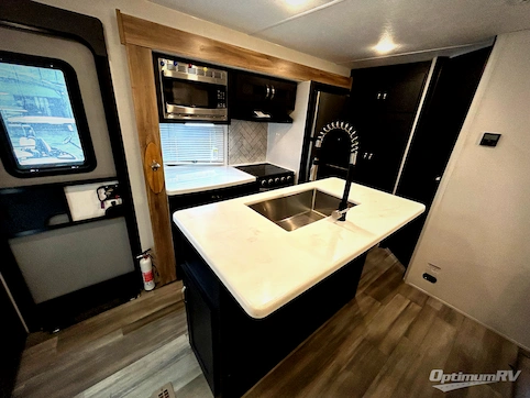 2023 Coachmen Freedom Express Liberty Edition 320BHDSLE RV Photo 3