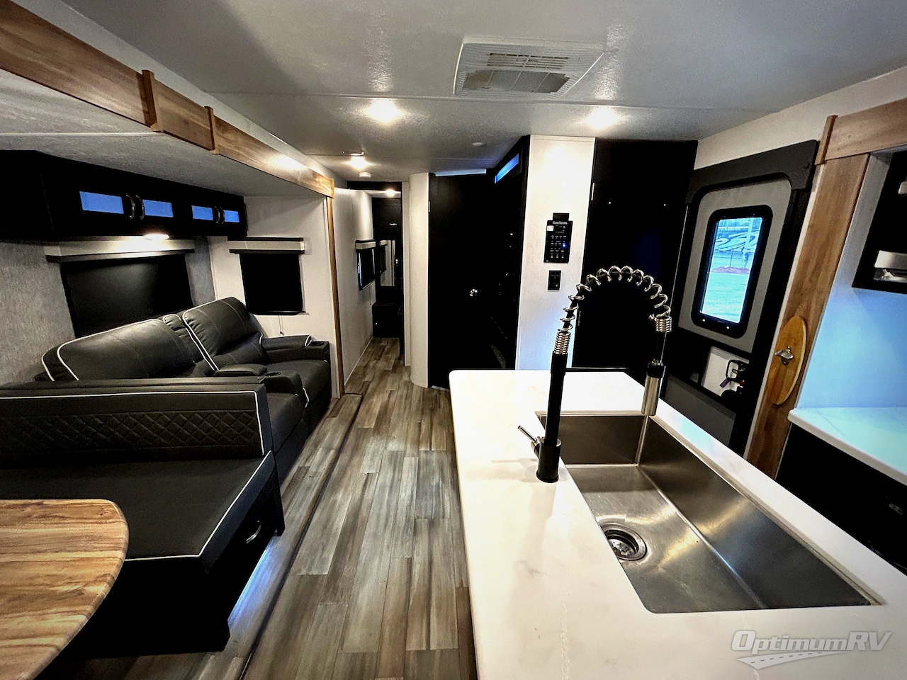 2023 Coachmen Freedom Express Liberty Edition 320BHDSLE Photo 5