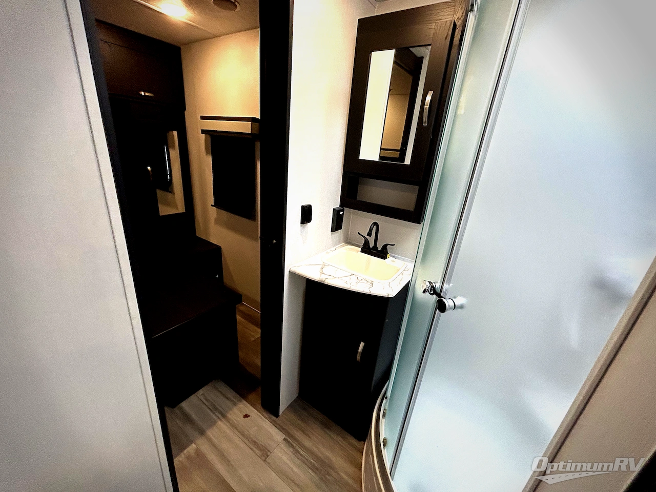 2023 Coachmen Freedom Express Liberty Edition 320BHDSLE Photo 8