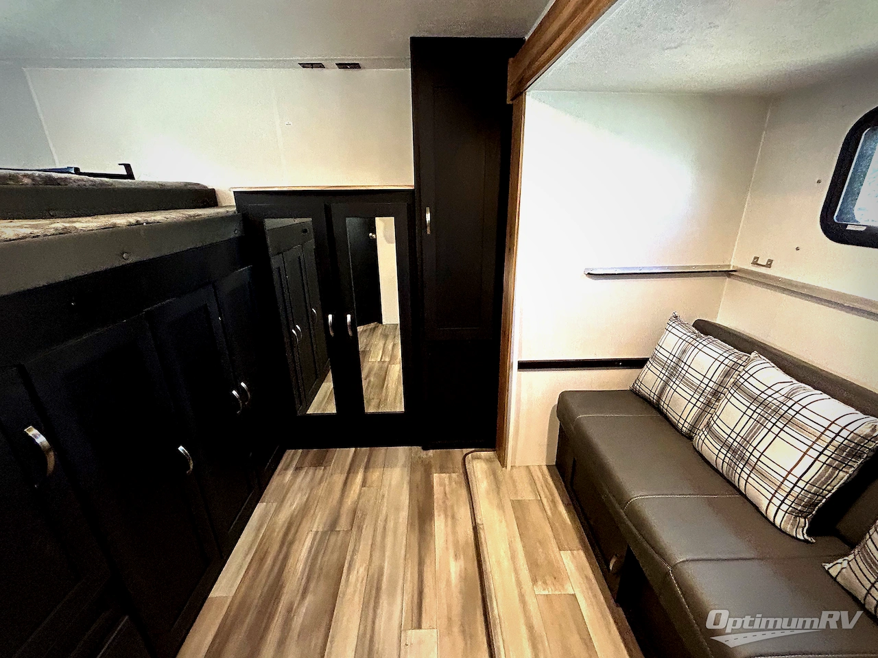 2023 Coachmen Freedom Express Liberty Edition 320BHDSLE Photo 15