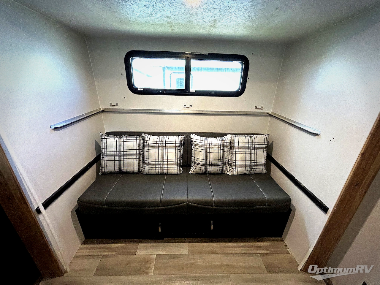 2023 Coachmen Freedom Express Liberty Edition 320BHDSLE Photo 17