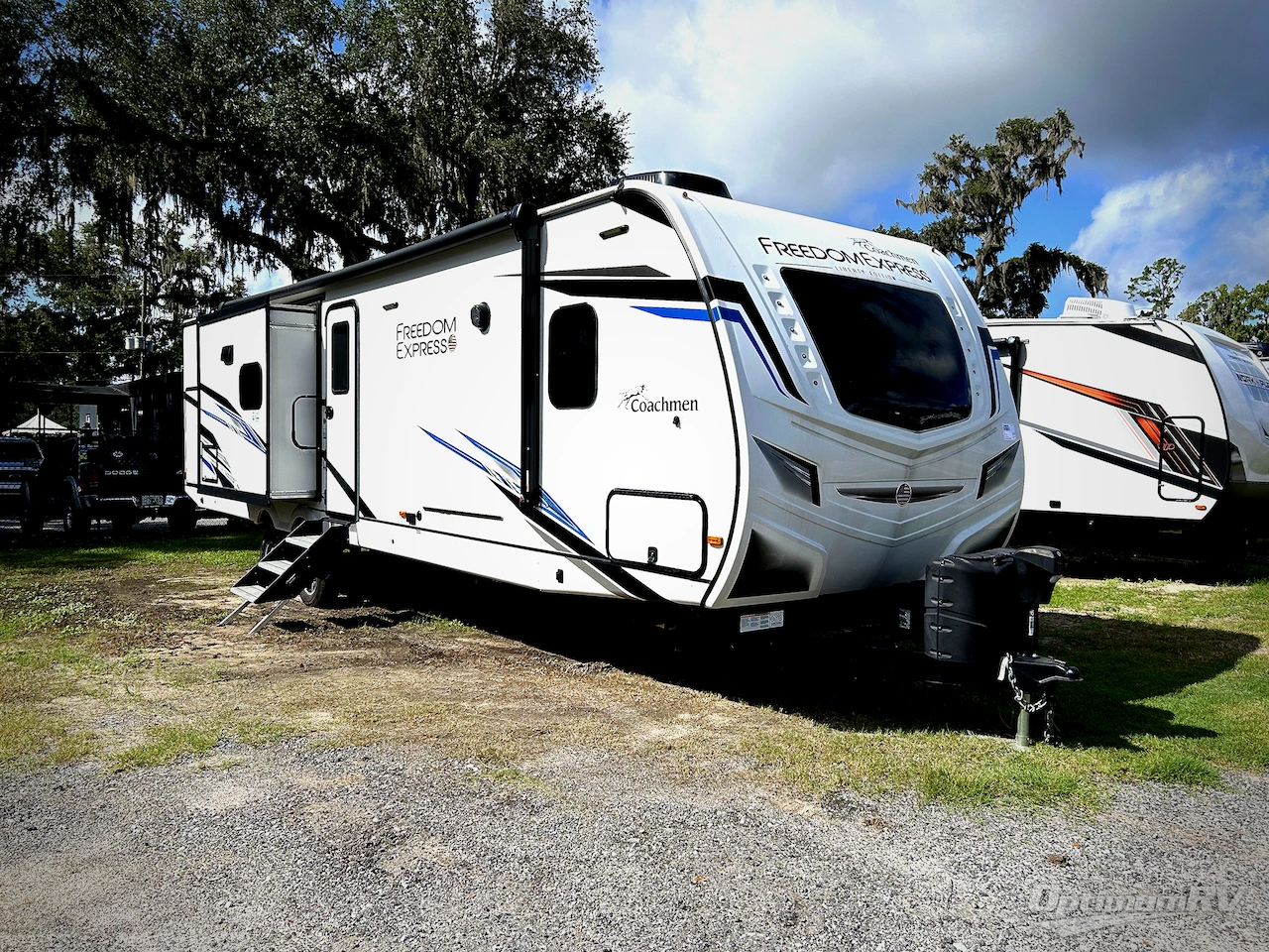 2023 Coachmen Freedom Express Liberty Edition 320BHDSLE Photo 1