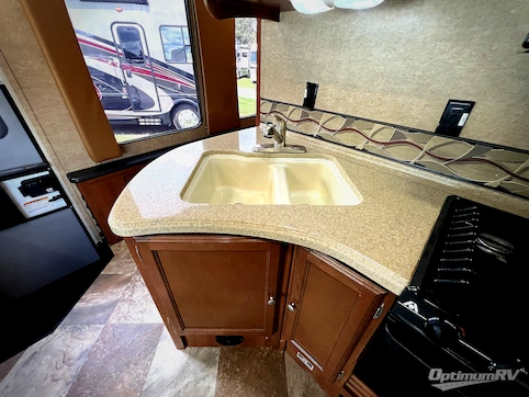 2015 Coachmen Leprechaun 317SA Ford 450 RV Photo 3