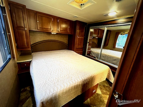 2015 Coachmen Leprechaun 317SA Ford 450 RV Photo 4