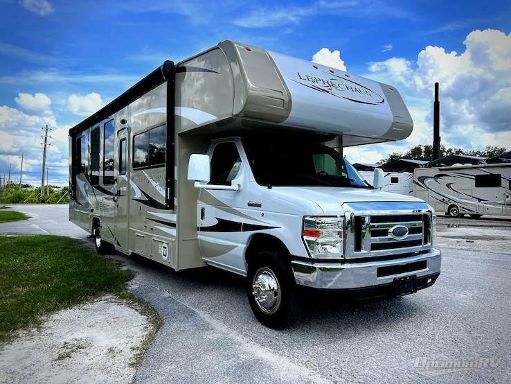 2015 Coachmen Leprechaun 317SA Ford 450 RV Photo 1
