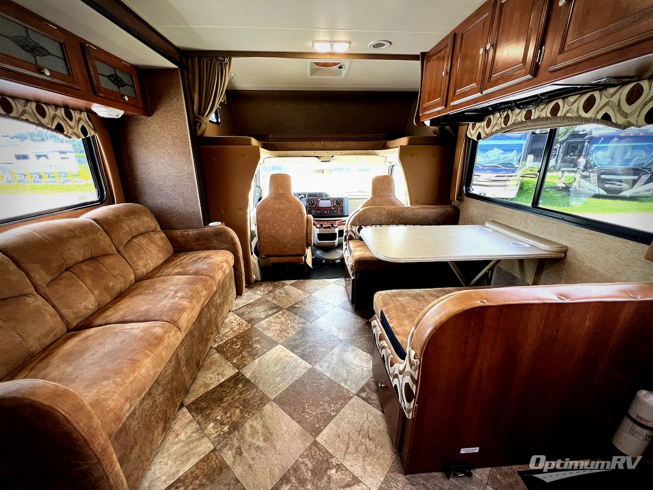 2015 Coachmen Leprechaun 317SA Ford 450 Photo 5