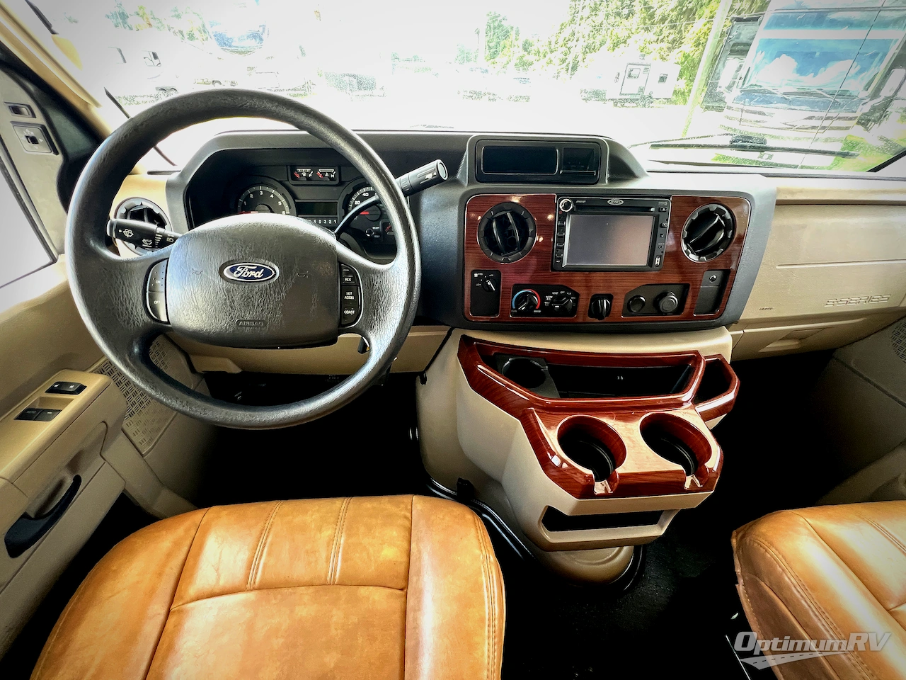 2015 Coachmen Leprechaun 317SA Ford 450 Photo 7