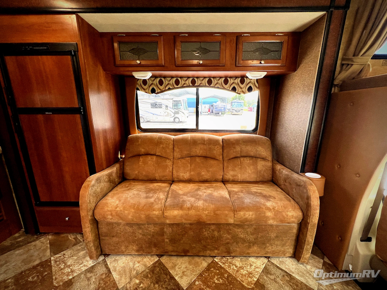 2015 Coachmen Leprechaun 317SA Ford 450 Photo 8