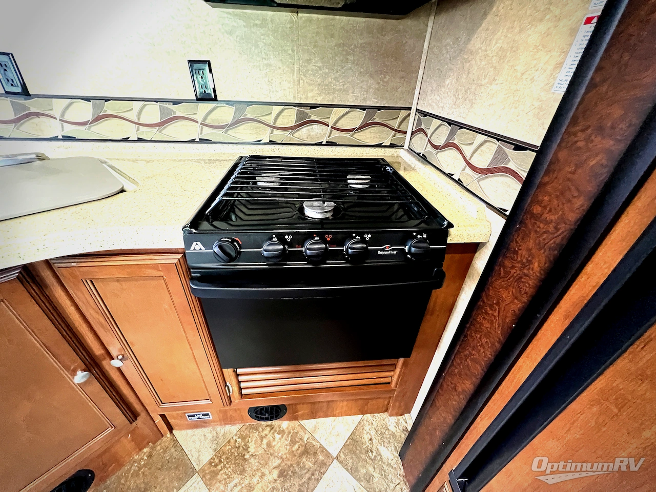 2015 Coachmen Leprechaun 317SA Ford 450 Photo 12