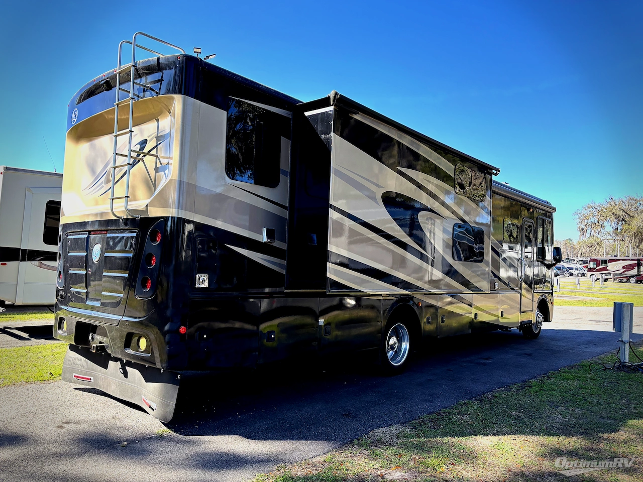 2016 Holiday Rambler Vacationer 37BH Photo 2