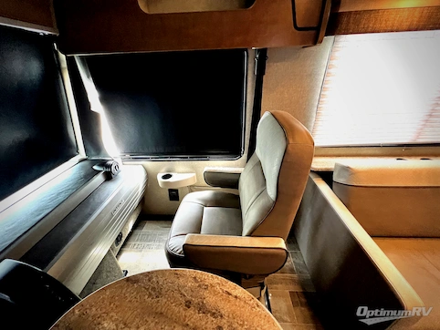 2019 Winnebago Intent 31P RV Photo 2