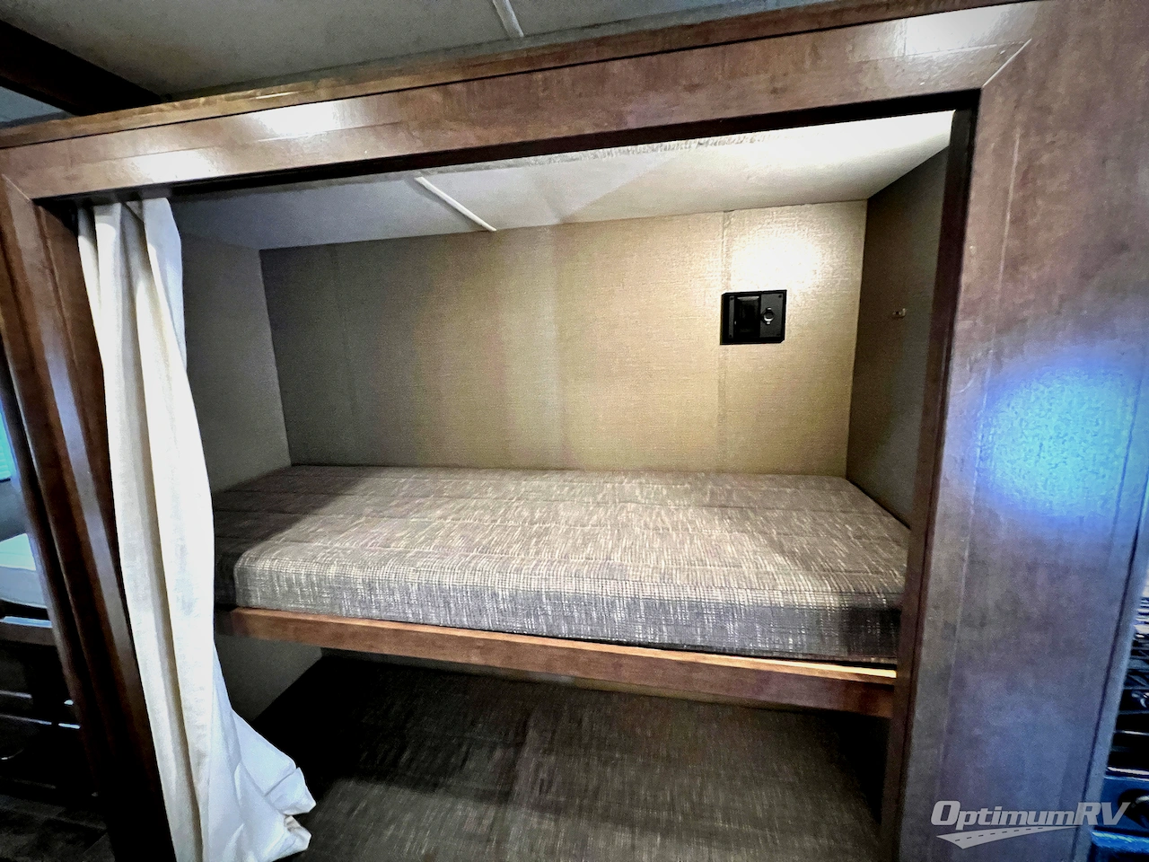 2019 Winnebago Intent 31P Photo 17