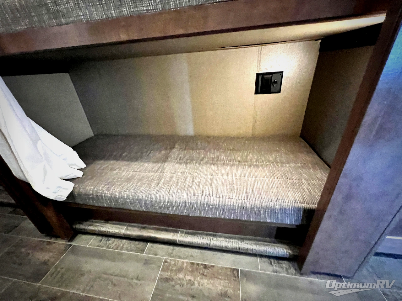 2019 Winnebago Intent 31P Photo 18