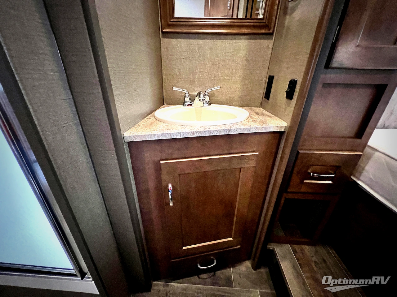 2019 Winnebago Intent 31P Photo 22