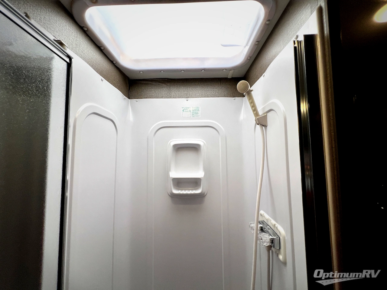 2019 Winnebago Intent 31P Photo 23