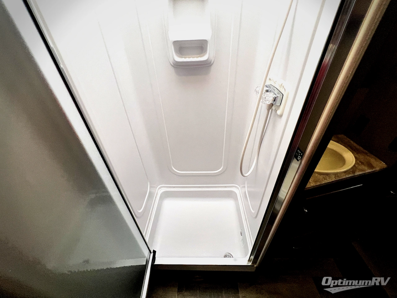 2019 Winnebago Intent 31P Photo 24