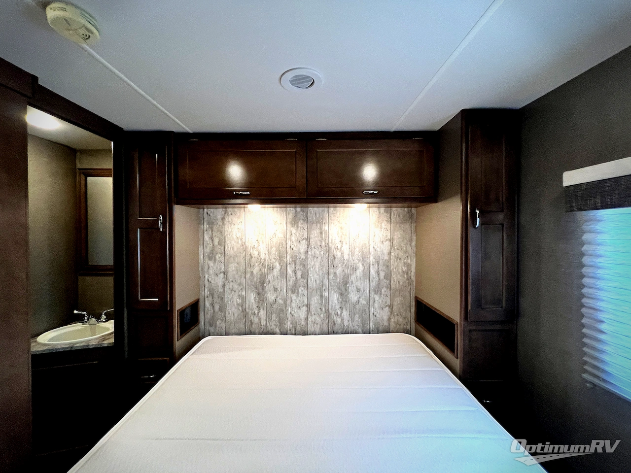 2019 Winnebago Intent 31P Photo 26