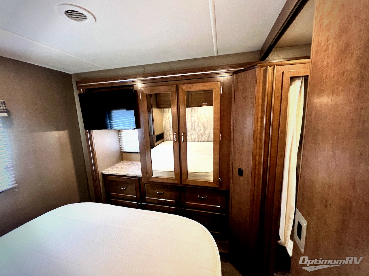 2019 Winnebago Intent 31P Photo 27