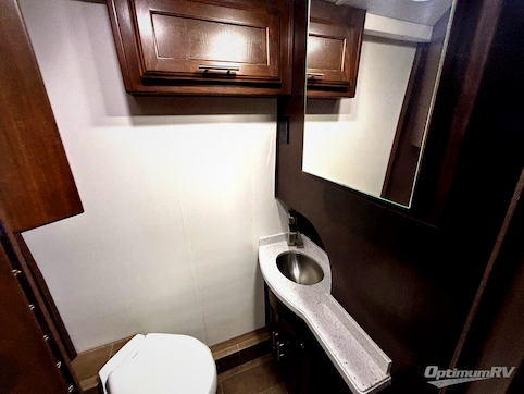 2021 Regency ULTRABROUGH 25MB RV Photo 4