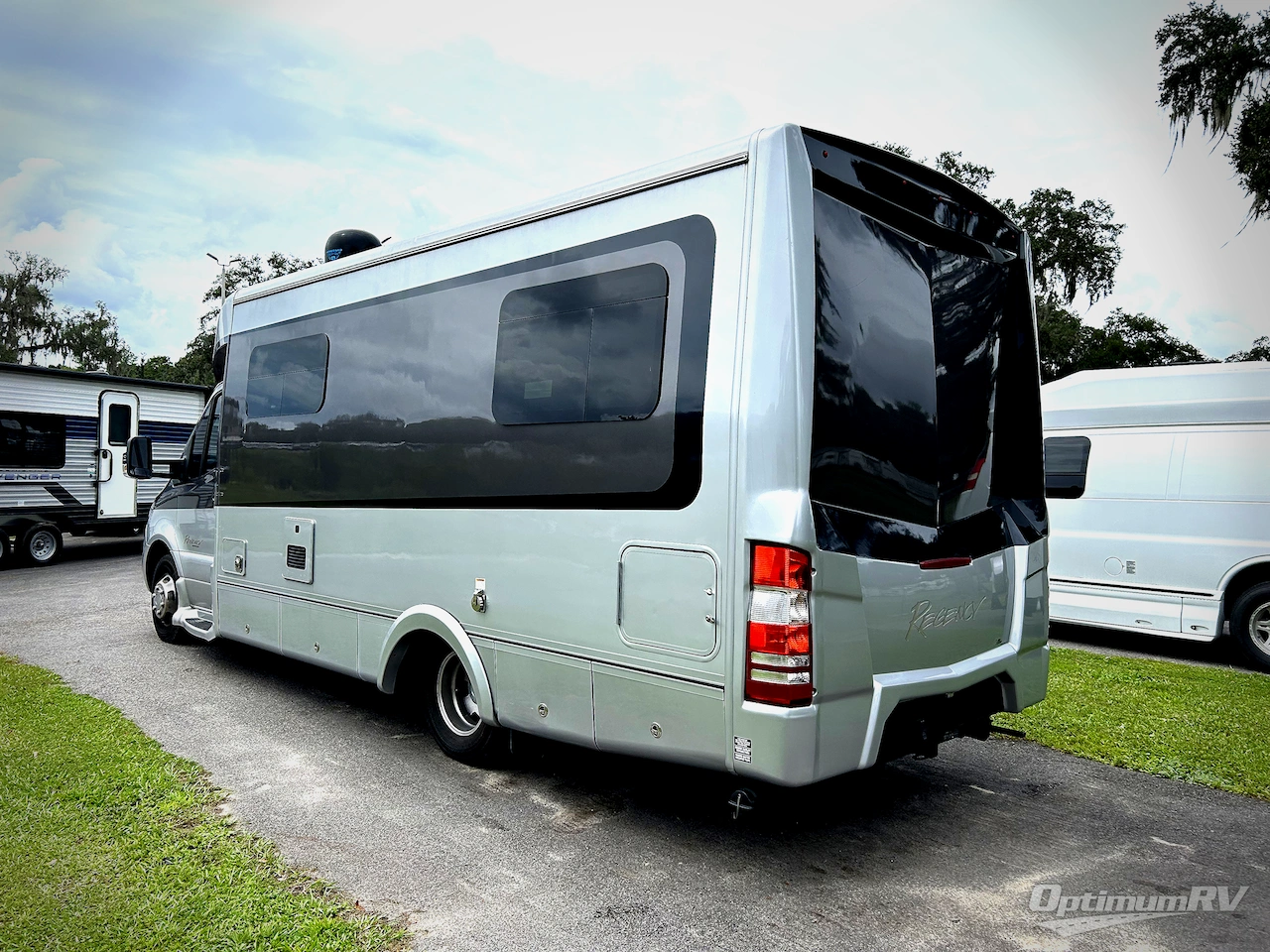 2021 Regency ULTRABROUGH 25MB Photo 3