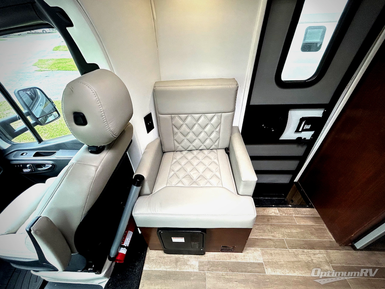 2021 Regency ULTRABROUGH 25MB Photo 10