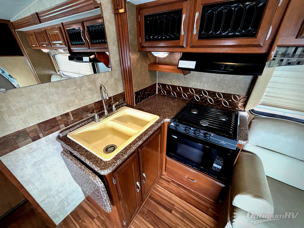 2014 Coachmen Concord 280LE Photo 4