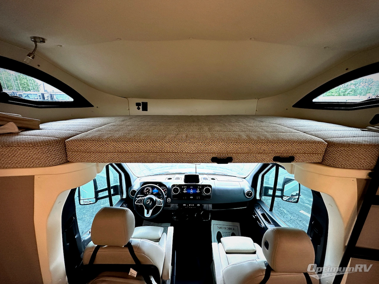 2020 Winnebago Navion 24D Photo 5