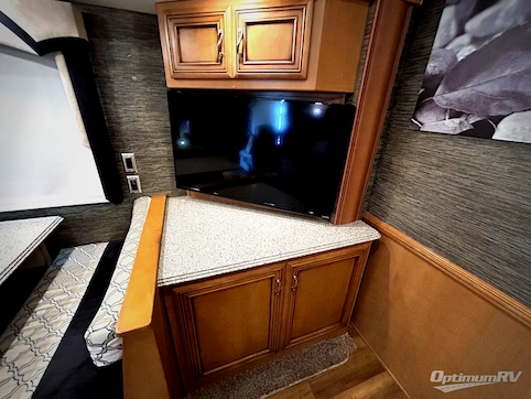 2015 Newmar Ventana 3436 RV Photo 3
