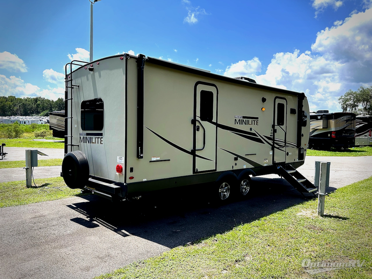 2022 Forest River Rockwood Mini Lite 2516S Photo 2