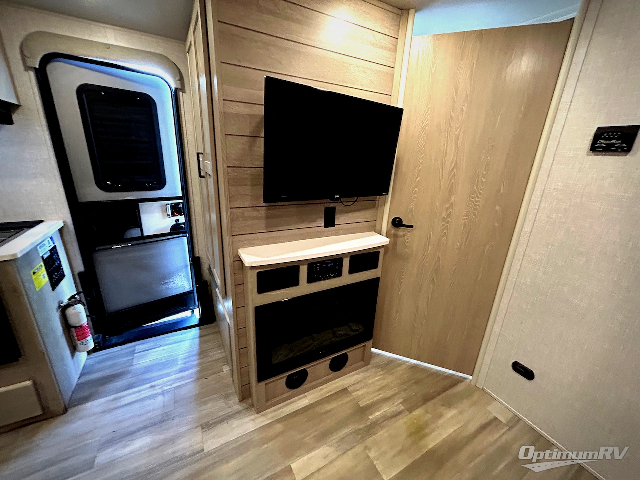 2022 Forest River Rockwood Mini Lite 2516S Photo 9
