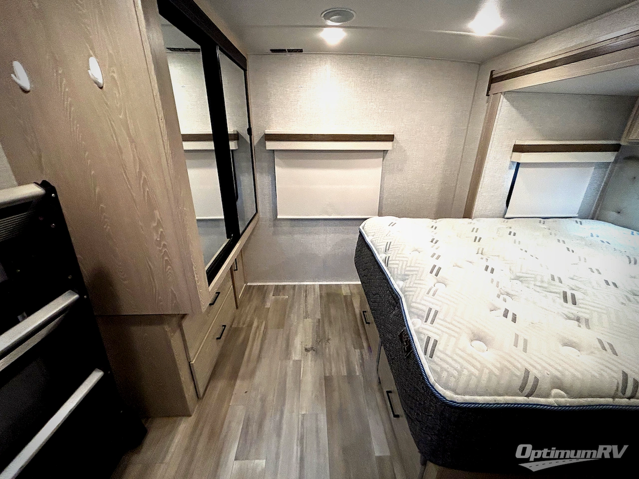 2022 Forest River Rockwood Mini Lite 2516S Photo 13