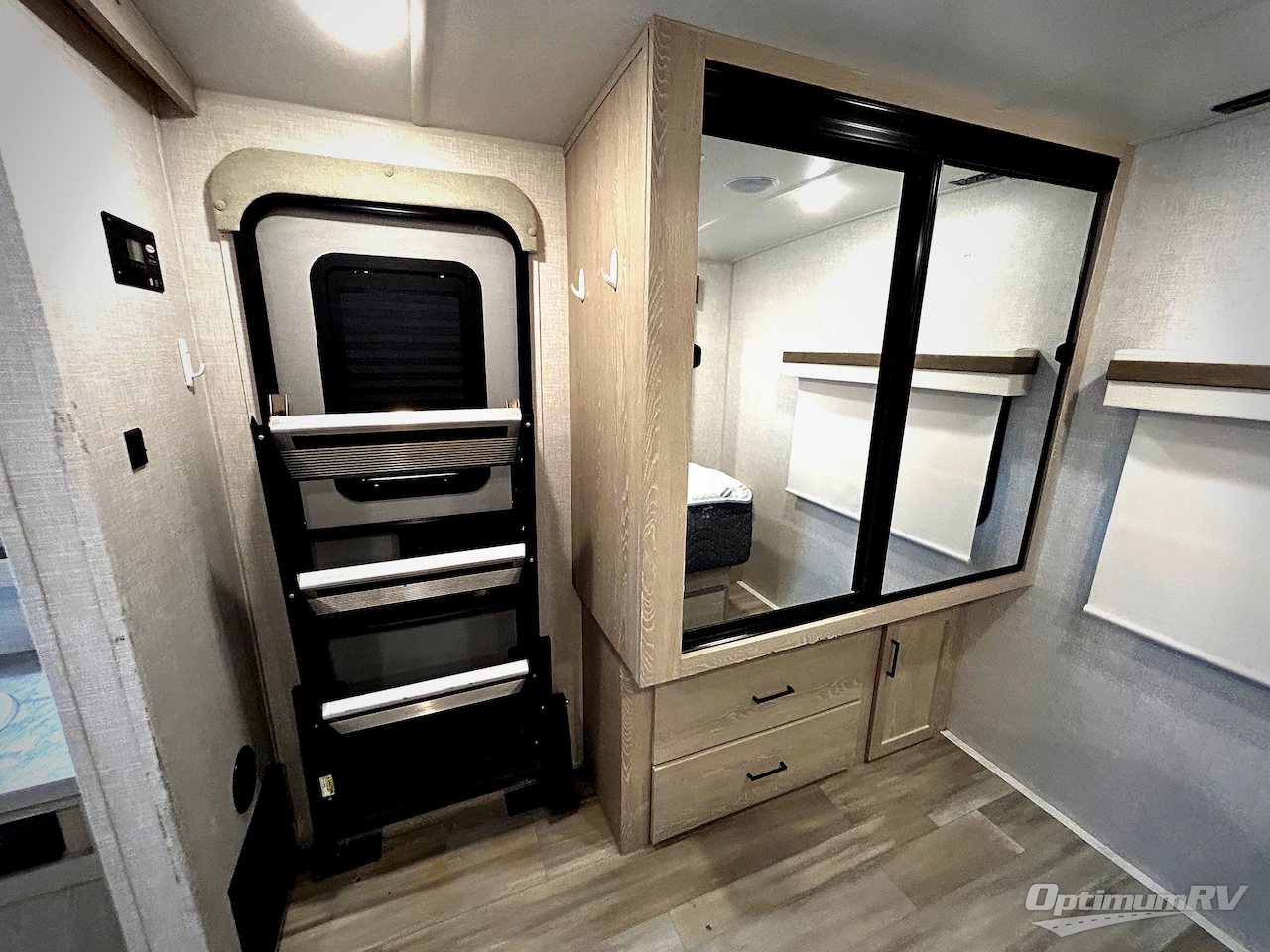 2022 Forest River Rockwood Mini Lite 2516S Photo 15