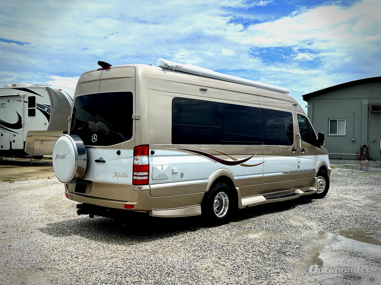 2018 Regency Xalta 4 Captain Photo 2