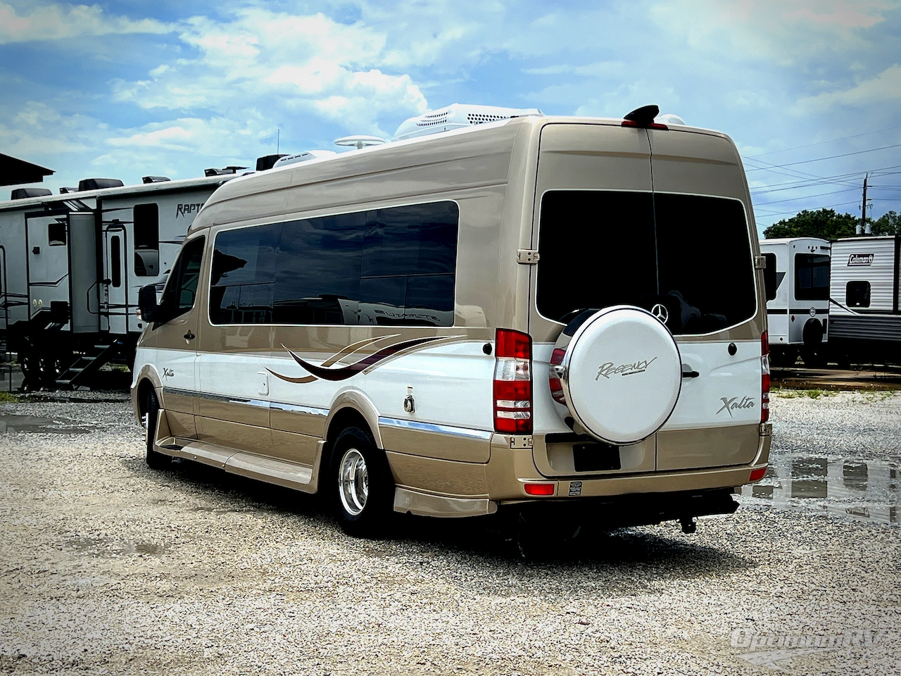 2018 Regency Xalta 4 Captain Photo 3