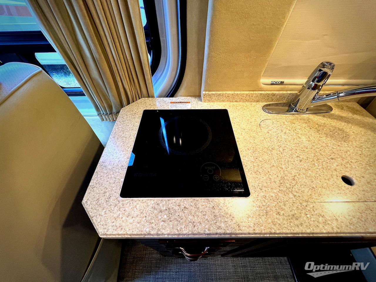 2018 Regency Xalta 4 Captain Photo 15