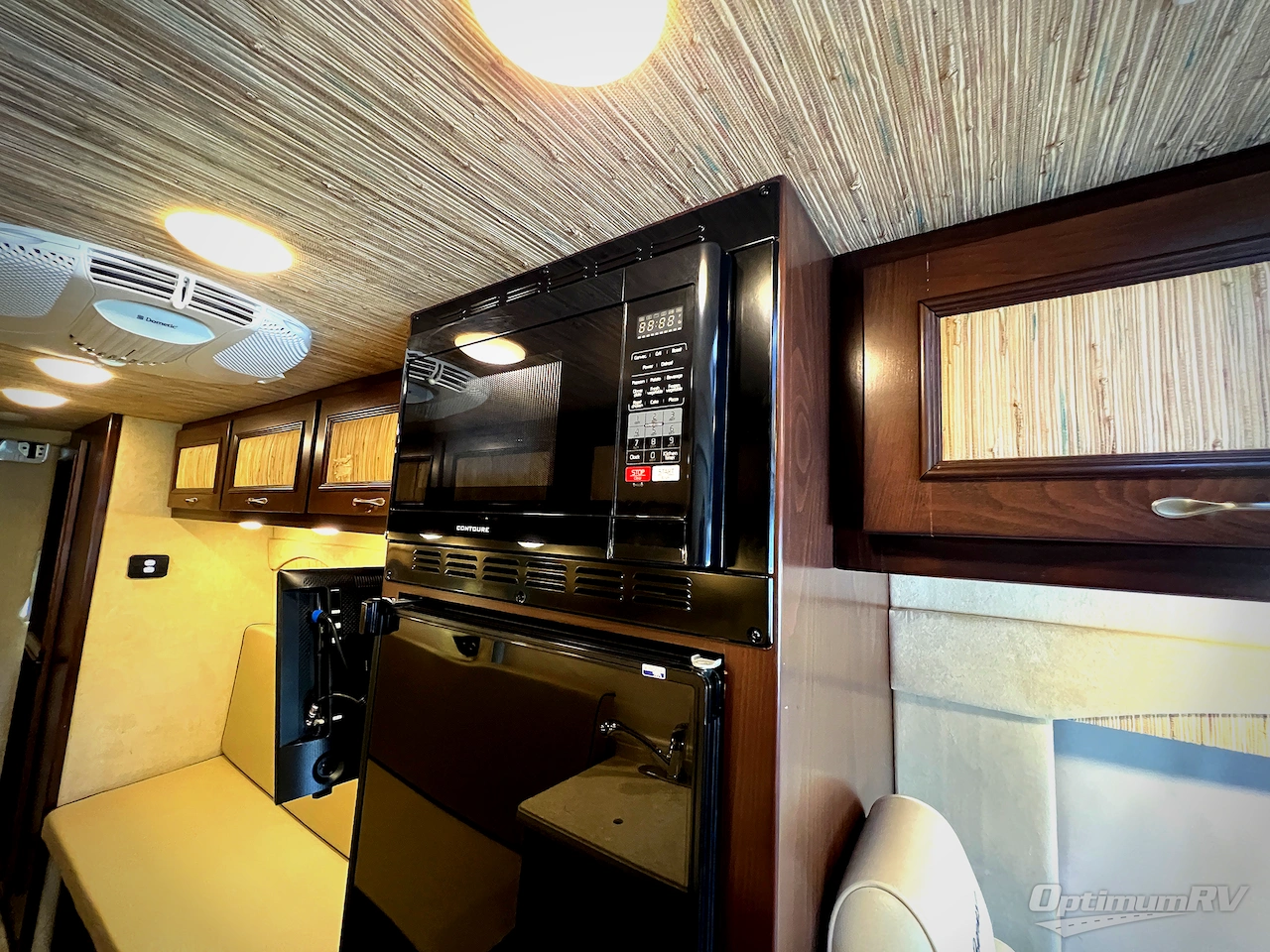 2018 Regency Xalta 4 Captain Photo 12