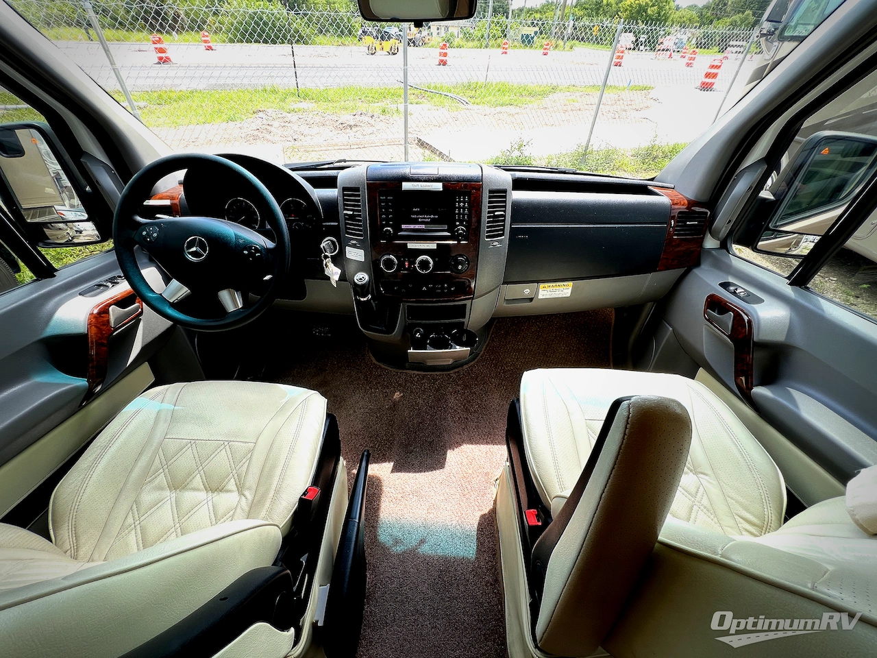 2018 Regency Xalta 4 Captain Photo 6