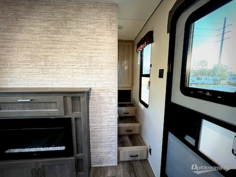 2026 Coachmen Catalina Legacy Edition 333DBDSCK RV Photo 3