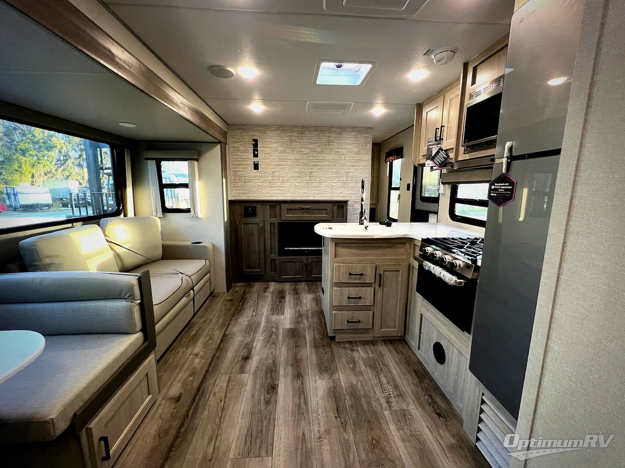 2026 Coachmen Catalina Legacy Edition 333DBDSCK Photo 5