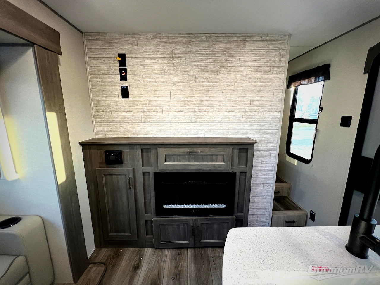 2026 Coachmen Catalina Legacy Edition 333DBDSCK Photo 6