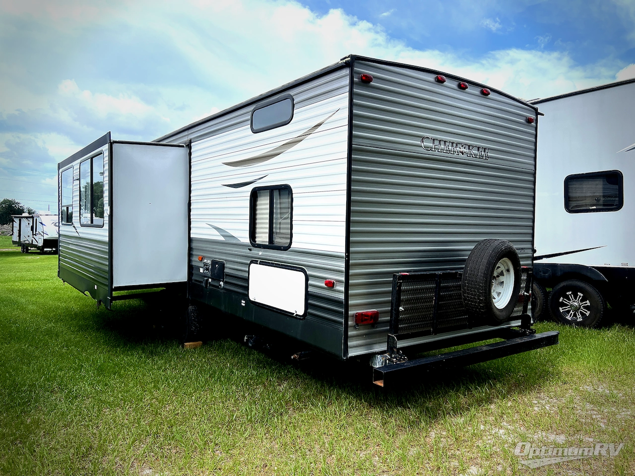 2015 Forest River Cherokee 294BH Photo 2