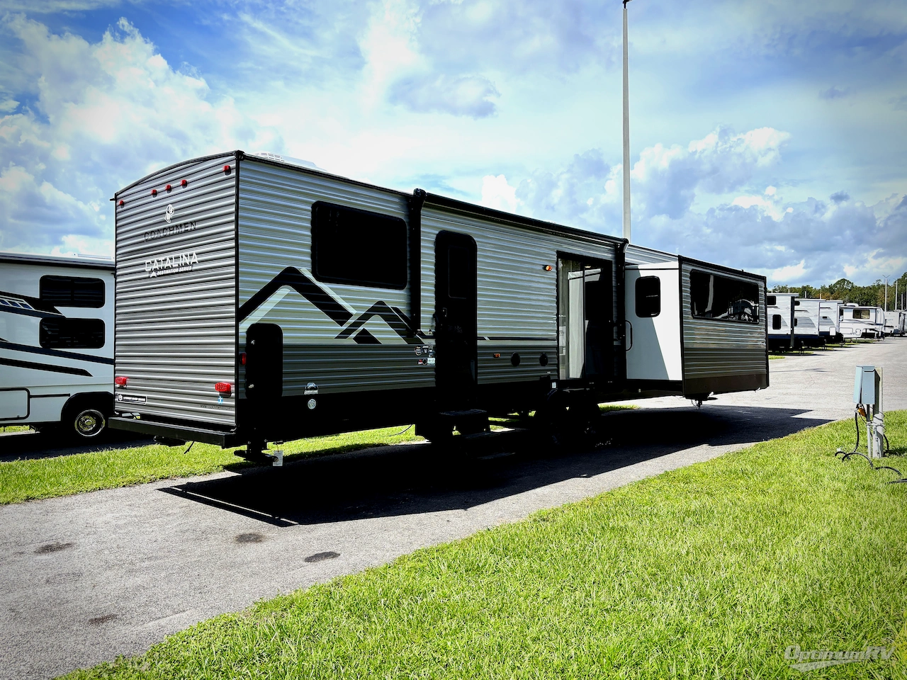 2027 Coachmen Catalina Destination Series 39MKTS Photo 2