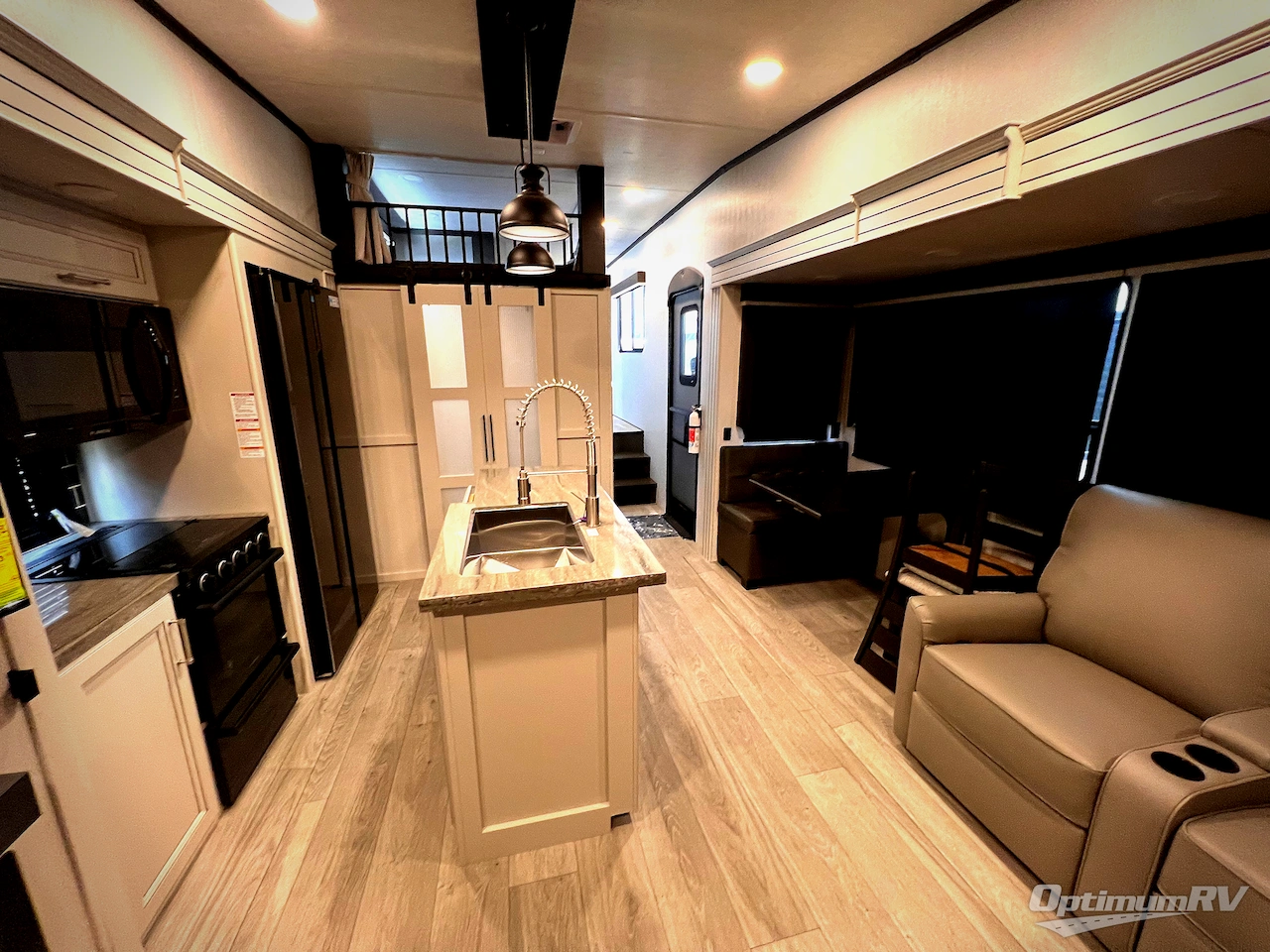2025 Keystone Cougar 360MBI Photo 5