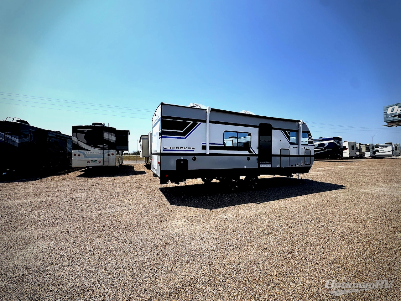 2027 Forest River Cherokee Alpha Wolf 25FKX Photo 2