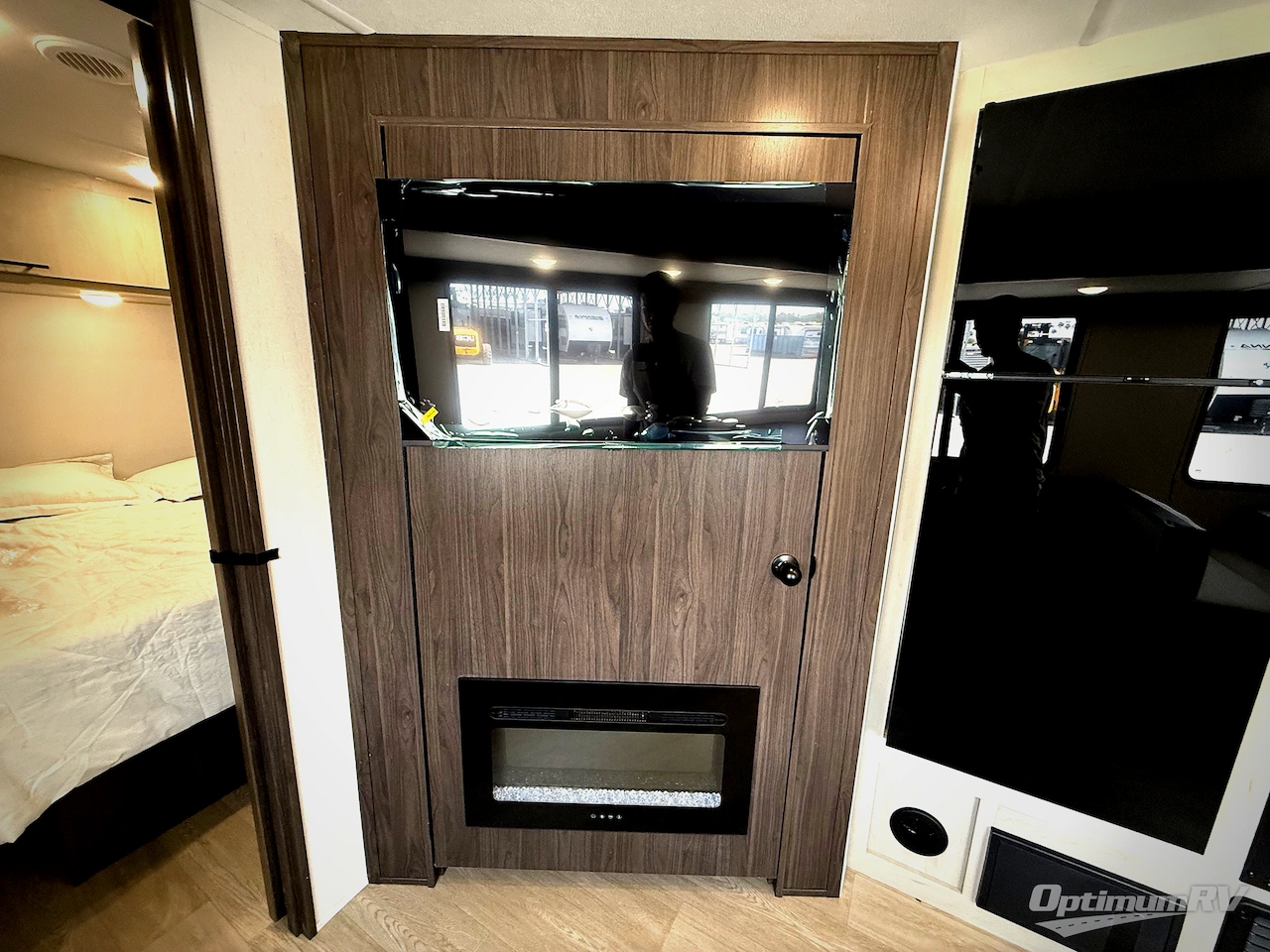 2027 Forest River Cherokee Alpha Wolf 27BHX Photo 13