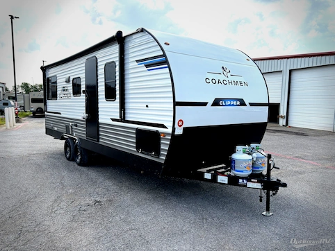 New 2026 Coachmen Clipper 5K Series 242MK Featured Photo