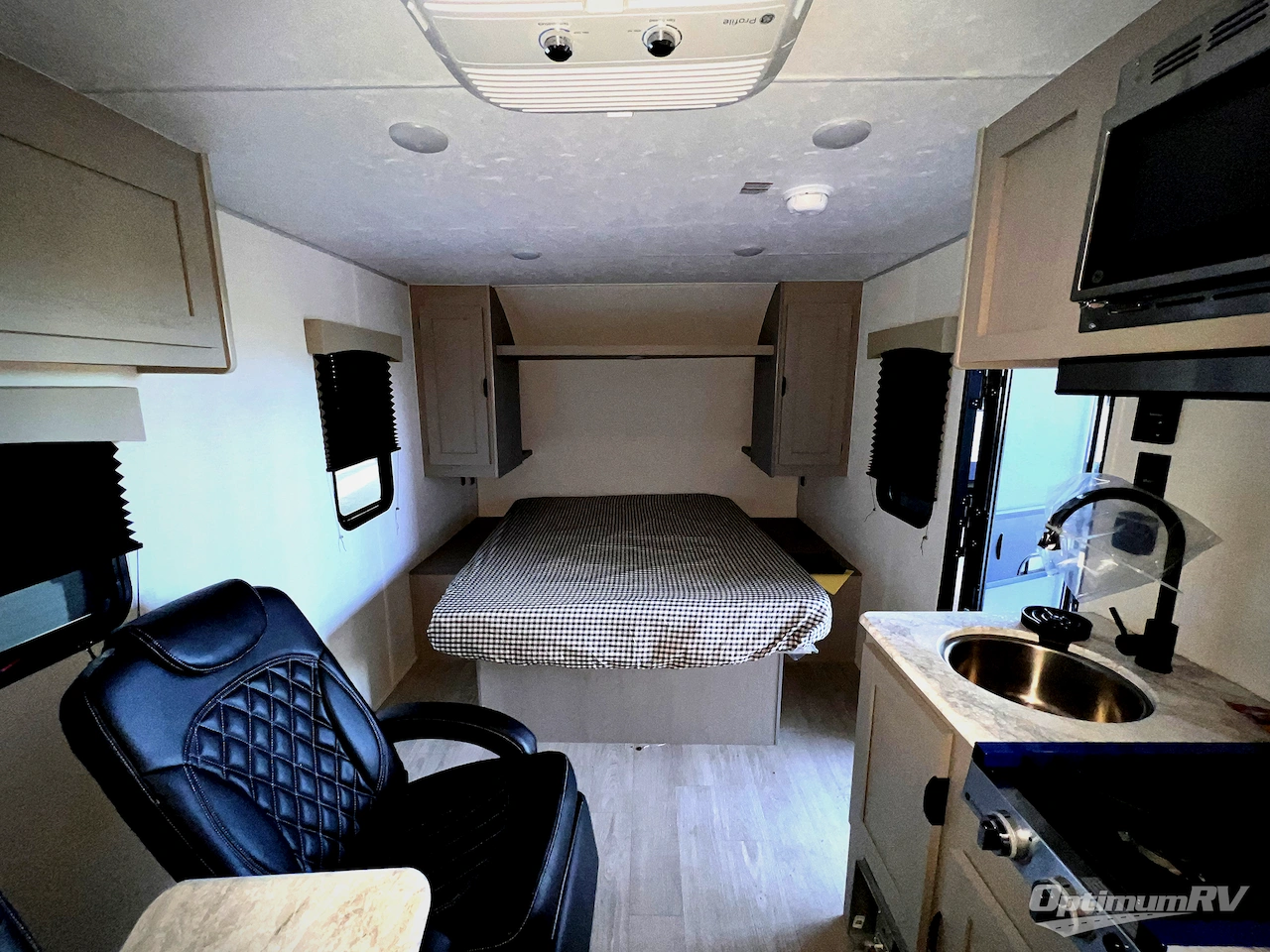 2026 Coachmen Clipper 4K Series 18FQ Photo 4